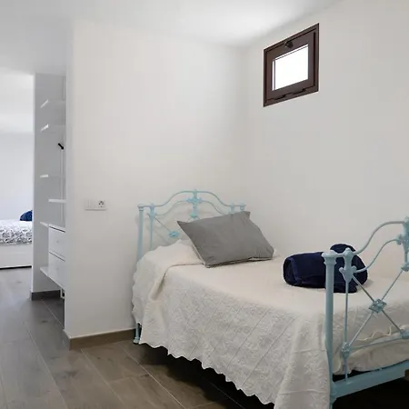 La Orilla Del Volcan * Yaiza